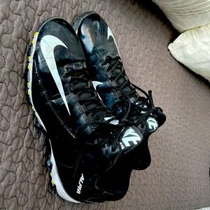 Nike Alpha foot ball cleats SZ 9.5